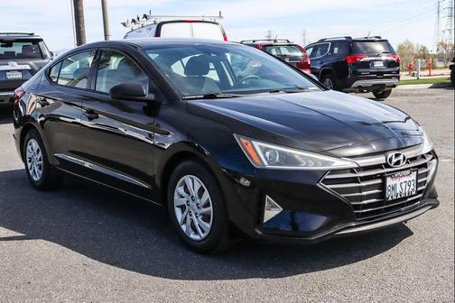 2020 Hyundai ELANTRA SE