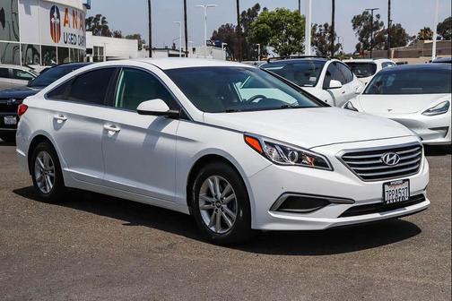 Quartz White Pearl 2016 Hyundai SONATA SE