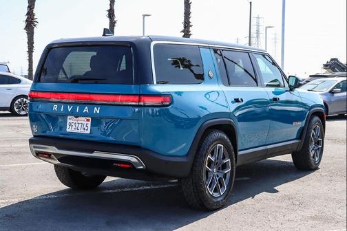 2023 Rivian R1S Adventure