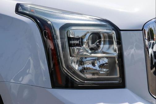 Summit White 2019 GMC Yukon Denali