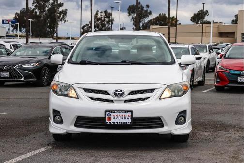 Super White 2013 Toyota Corolla S