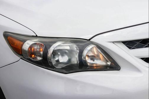 Super White 2013 Toyota Corolla S