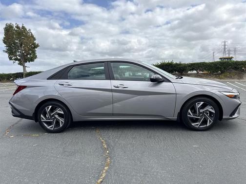 2025 Hyundai ELANTRA Sport