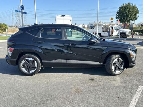2025 Hyundai KONA EV SEL