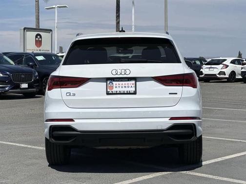 2024 Audi Q3 Premium 45 TFSI S line quattro Tiptronic