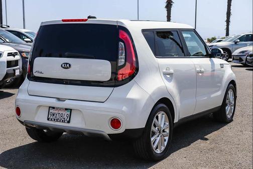 Clear White 2019 Kia Soul +