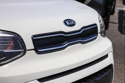 Clear White 2019 Kia Soul +