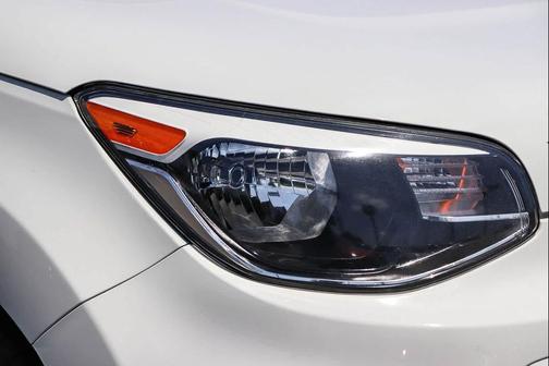 Clear White 2019 Kia Soul +