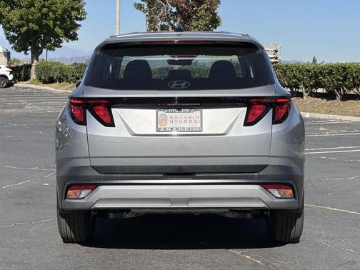 2025 Hyundai TUCSON SE