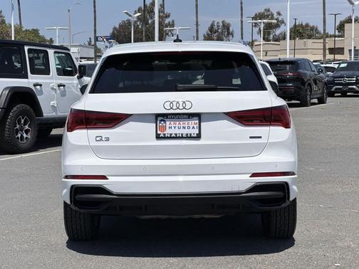 2024 Audi Q3 Premium 45 TFSI S line quattro Tiptronic