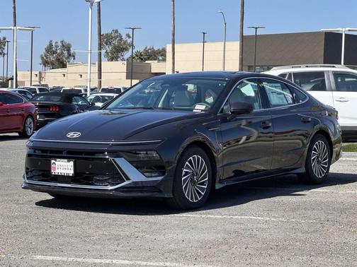 2025 Hyundai SONATA Hybrid Limited
