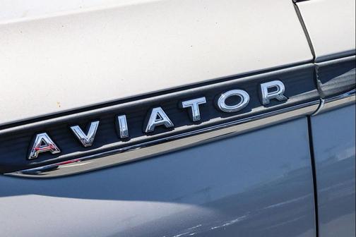 Ceramic Pearl Metallic Tri-Coat 2022 Lincoln Aviator Reserve
