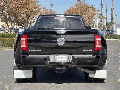 2019 RAM 3500 Limited Crew Cab 4x4 8' Box