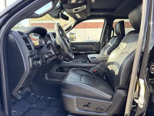 2019 RAM 3500 Limited Crew Cab 4x4 8' Box