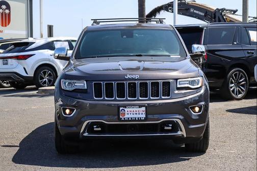 Granite Crystal Metallic Clearcoat 2015 Jeep Grand Cherokee Overland
