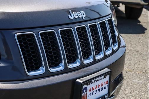 Granite Crystal Metallic Clearcoat 2015 Jeep Grand Cherokee Overland