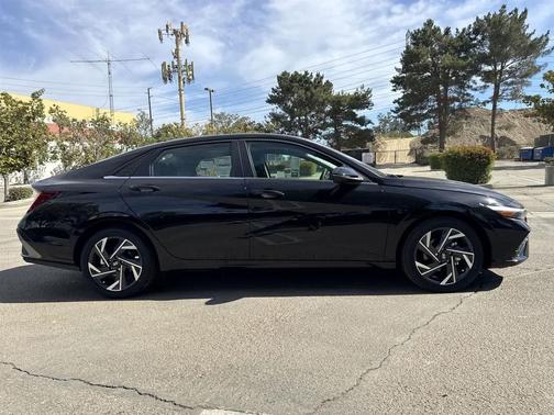 2025 Hyundai ELANTRA HEV Limited