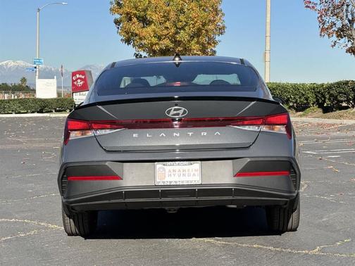 2025 Hyundai ELANTRA Sport