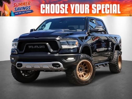 Diamond Black Crystal Pearlcoat 2020 RAM 1500 Rebel
