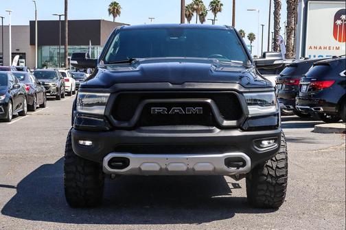 Diamond Black Crystal Pearlcoat 2020 RAM 1500 Rebel