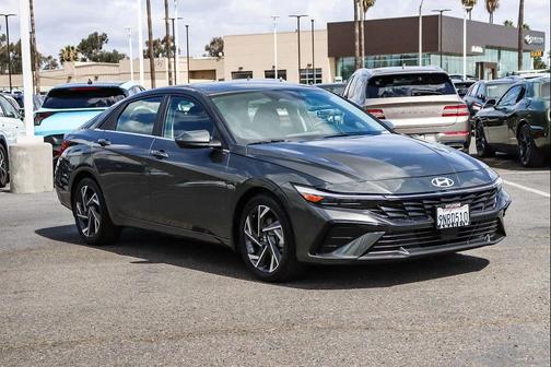 2024 Hyundai ELANTRA SEL