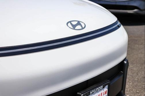 Atlas White 2026 Hyundai KONA SEL Premium