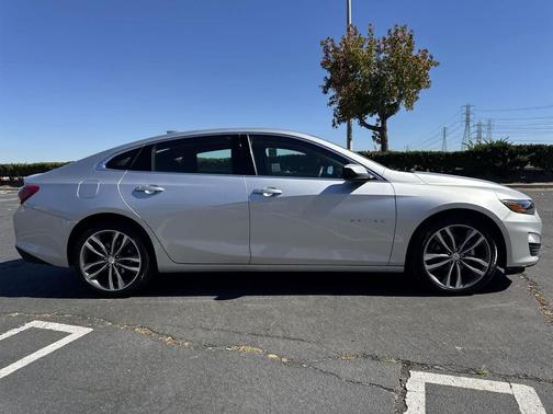 2022 Chevrolet Malibu FWD LT