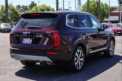 Sangria 2022 Kia Telluride EX