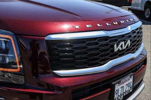 Sangria 2022 Kia Telluride EX