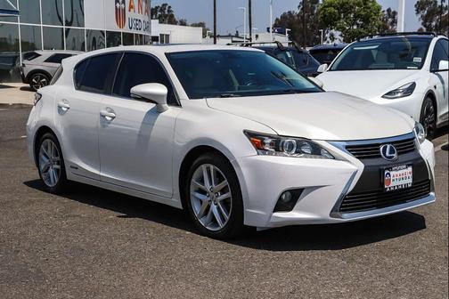 Eminent White Pearl 2017 Lexus CT 200h Base