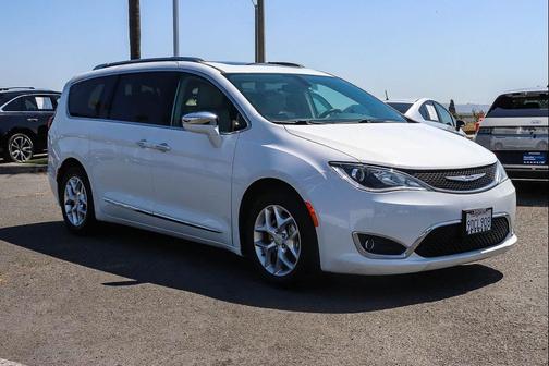 Bright White Clearcoat 2019 Chrysler Pacifica Limited