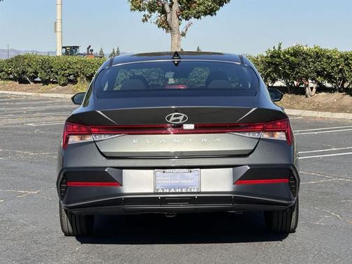 2025 Hyundai ELANTRA SEL