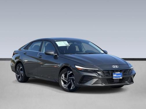 2025 Hyundai ELANTRA SEL