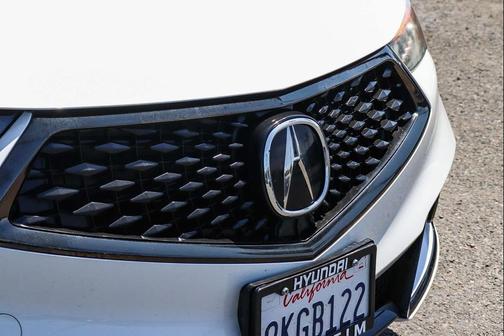 Platinum White Pearl 2019 Acura TLX Technology