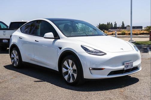 White 2022 Tesla Model Y Long Range Dual Motor All-Wheel Drive