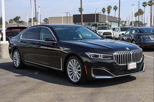 Black Sapphire Metallic 2021 BMW 740 740i