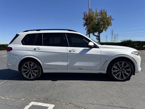 2022 BMW X7 xDrive40i