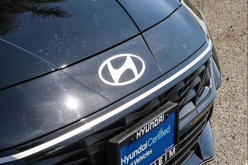 Abyss Black 2025 Hyundai ELANTRA HEV Limited