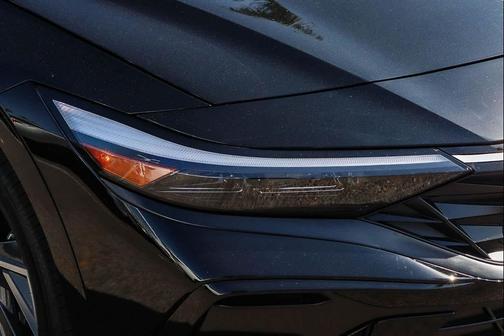 Abyss Black 2025 Hyundai ELANTRA HEV Limited