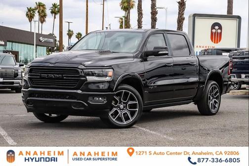 Diamond Black Crystal Pearlcoat 2019 RAM 1500 Laramie