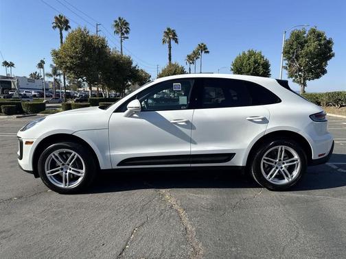 2024 Porsche Macan Base
