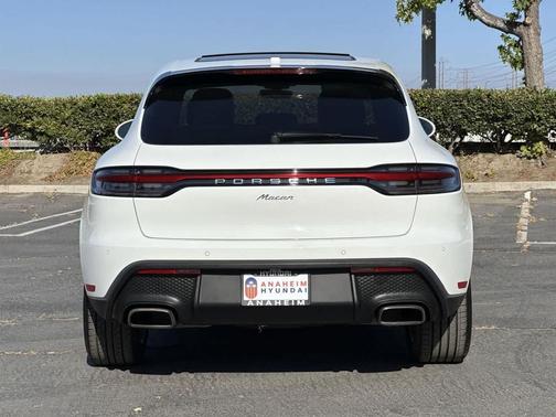 2024 Porsche Macan Base
