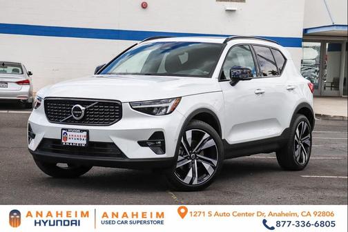 White 2023 Volvo XC40 B5 Ultimate Dark Theme