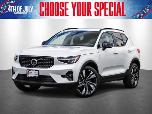 White 2023 Volvo XC40 B5 Ultimate Dark Theme