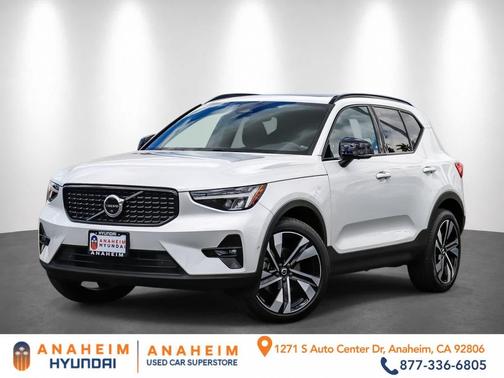 White 2023 Volvo XC40 B5 Ultimate Dark Theme