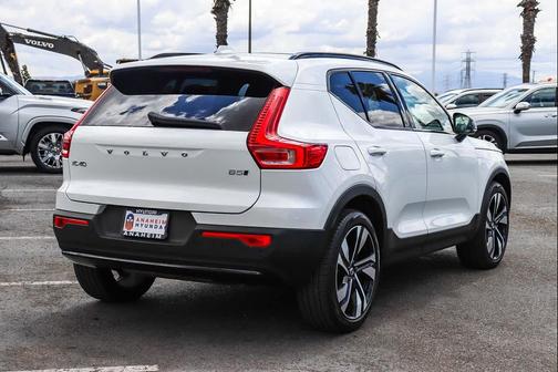 White 2023 Volvo XC40 B5 Ultimate Dark Theme