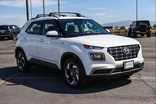 Lunar White 2026 Hyundai VENUE SEL