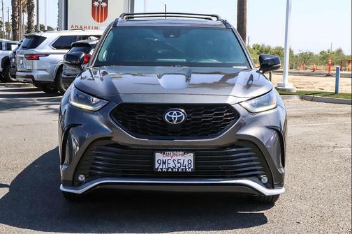 Magnetic Gray Metallic 2021 Toyota Highlander XSE