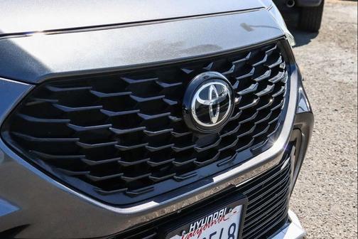 Magnetic Gray Metallic 2021 Toyota Highlander XSE