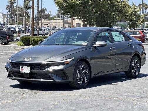 2025 Hyundai ELANTRA SEL